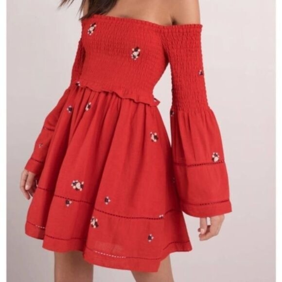 Free People counting daisies Red Embroidered Off-Shoulder Bell Sleeve Dress S - Picture 7 of 8